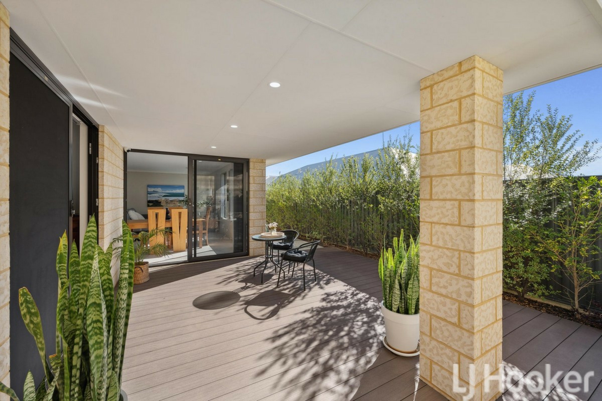 16 Picton Place, LAKELANDS