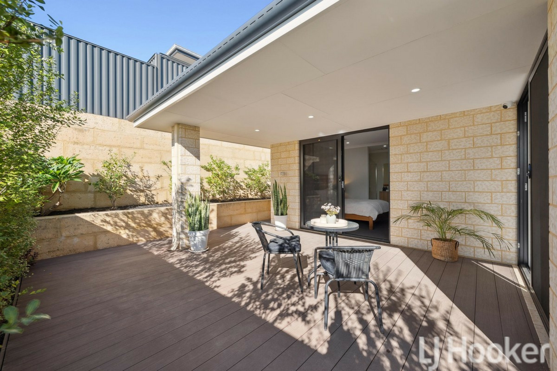 16 Picton Place, LAKELANDS