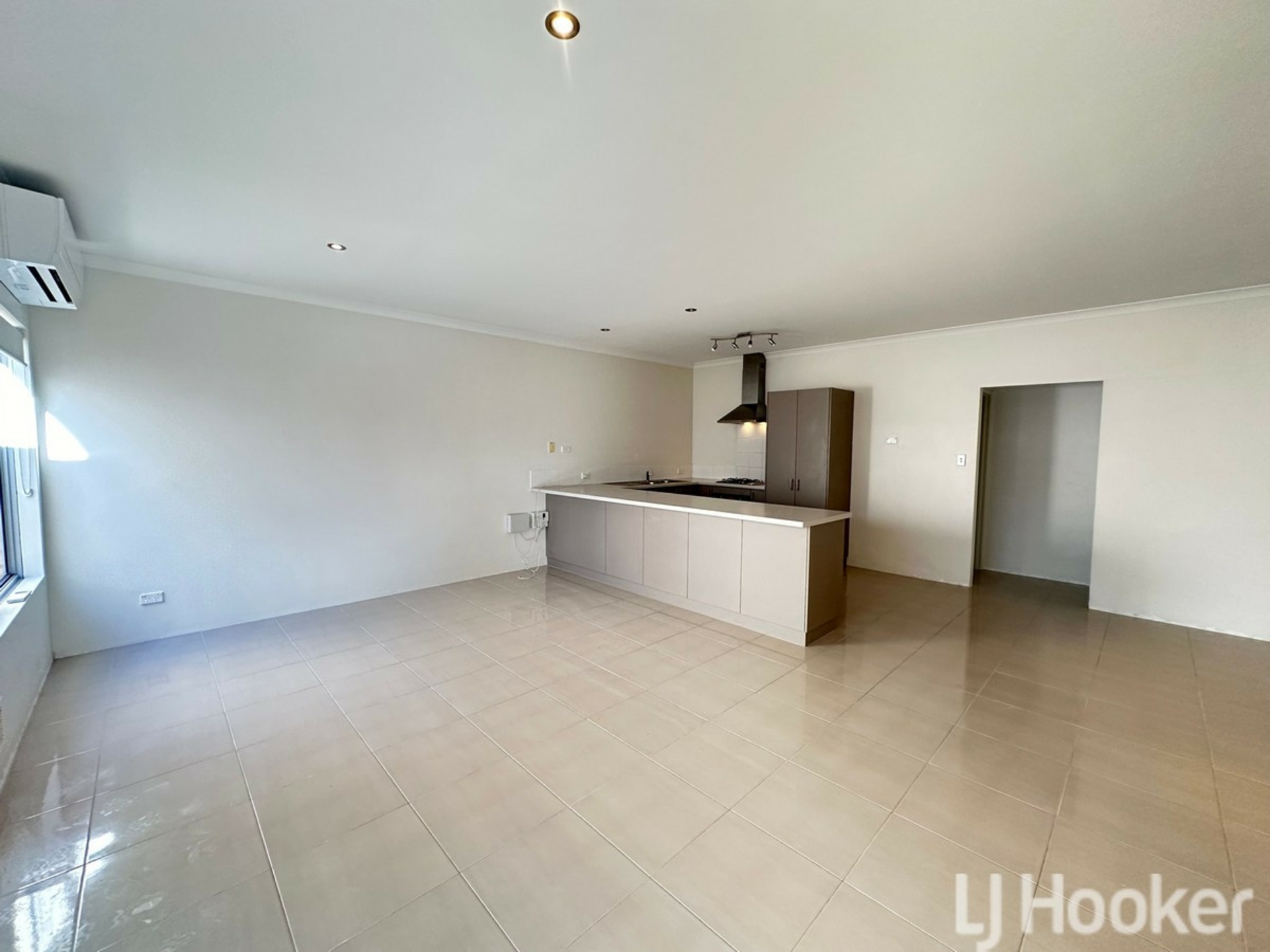 1/12 Day Road, MANDURAH