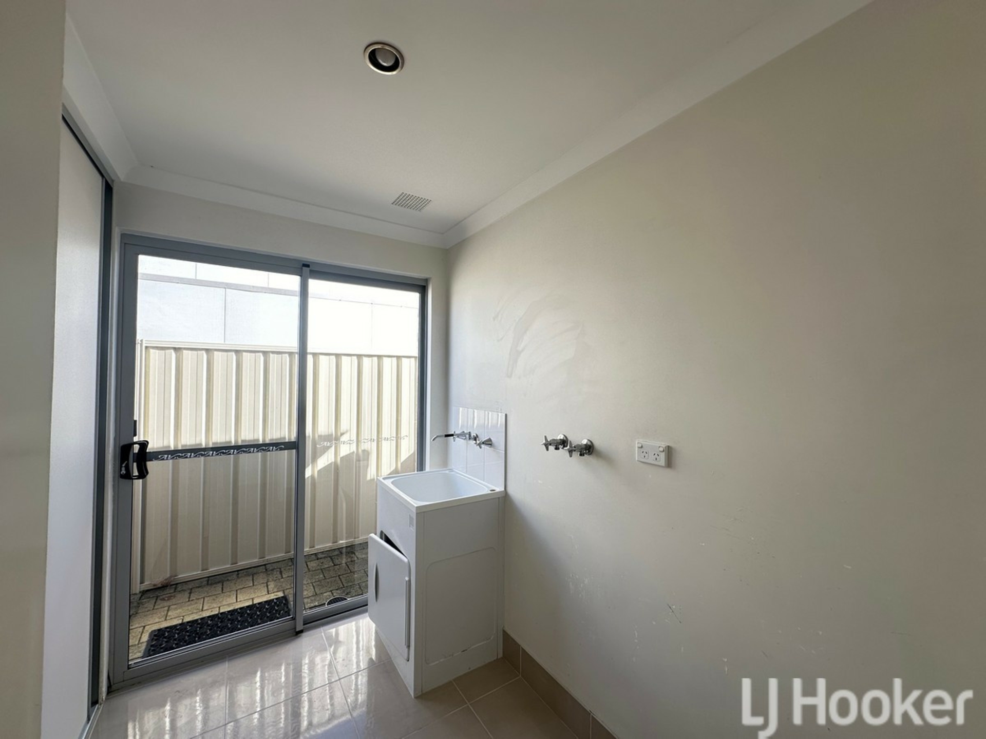 1/12 Day Road, MANDURAH