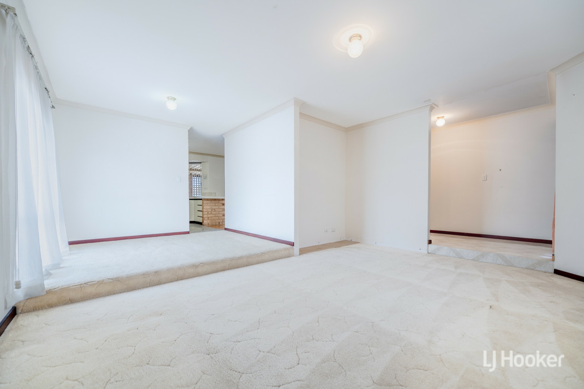 54 Oakmont Avenue, MEADOW SPRINGS