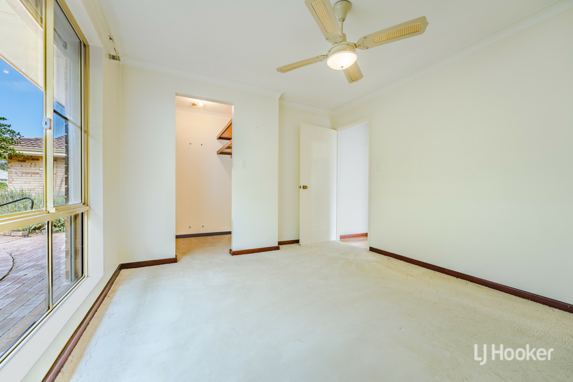54 Oakmont Avenue, MEADOW SPRINGS