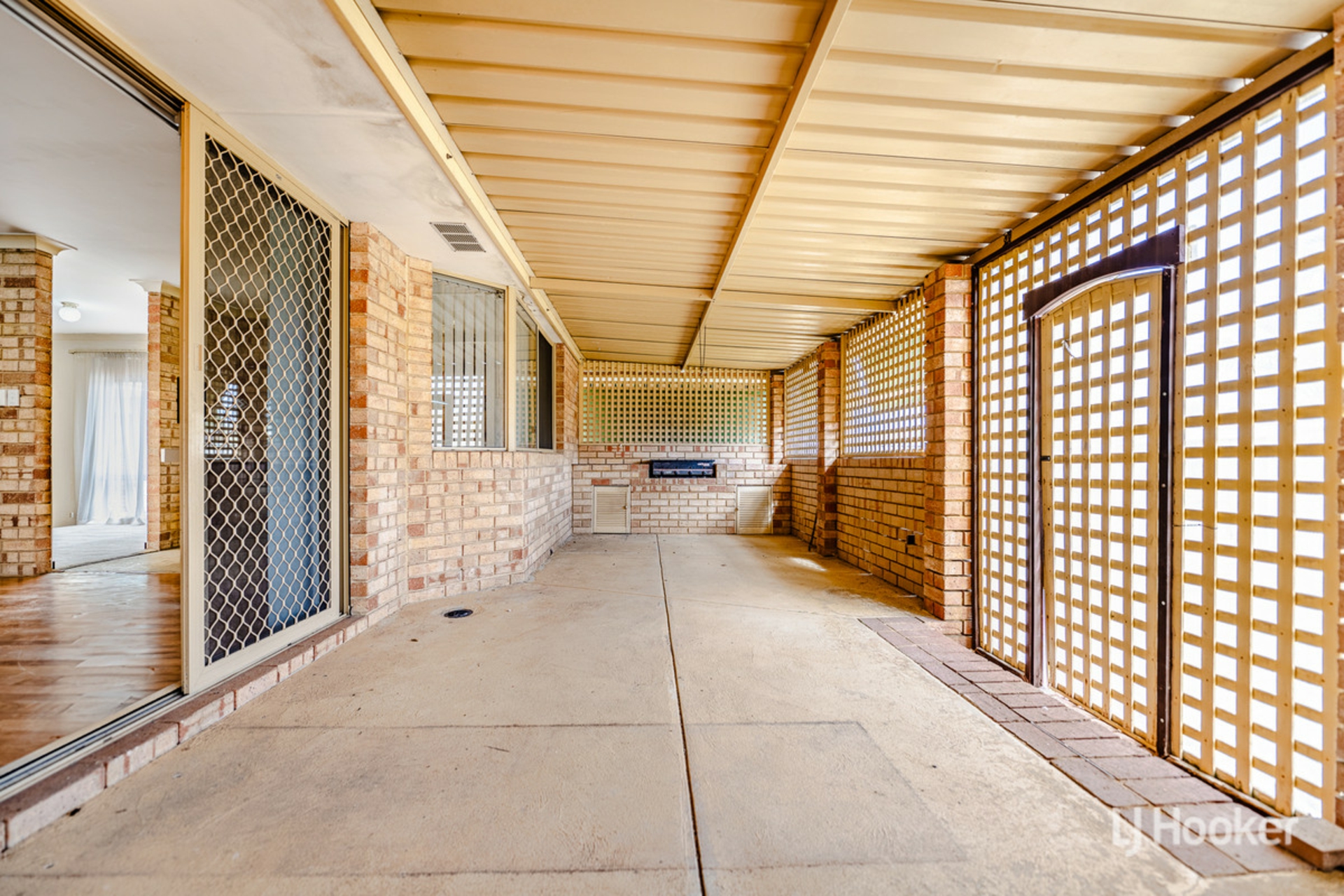 54 Oakmont Avenue, MEADOW SPRINGS