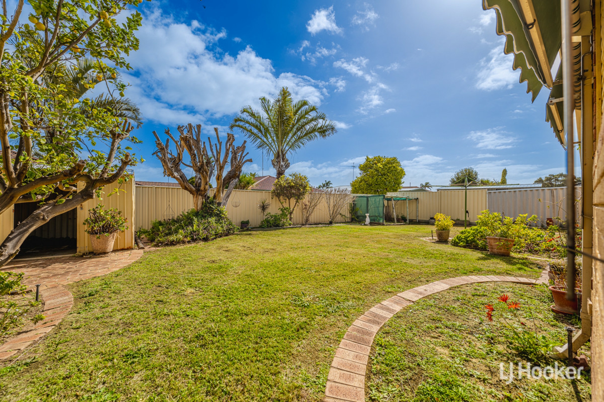 54 Oakmont Avenue, MEADOW SPRINGS