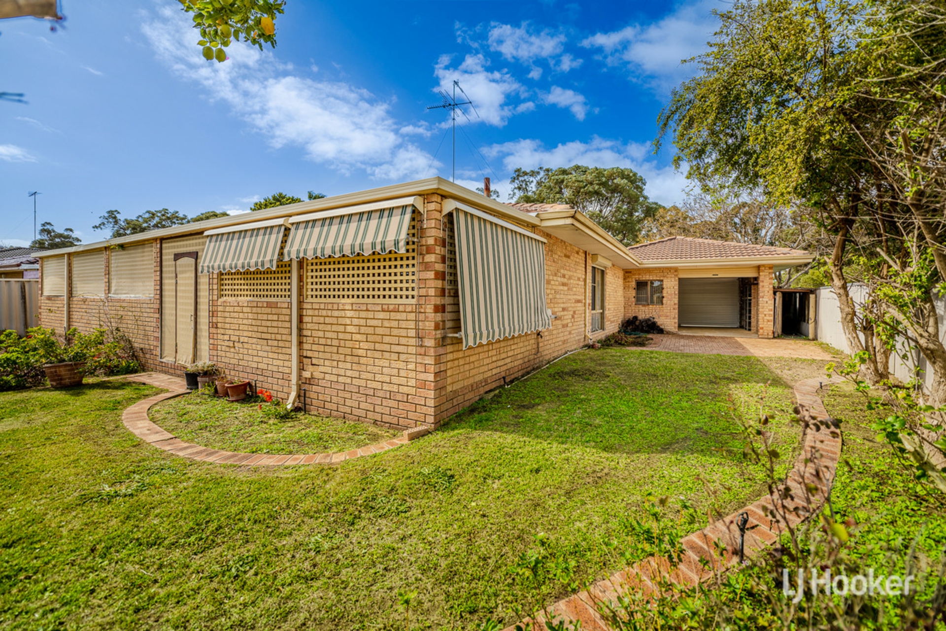 54 Oakmont Avenue, MEADOW SPRINGS