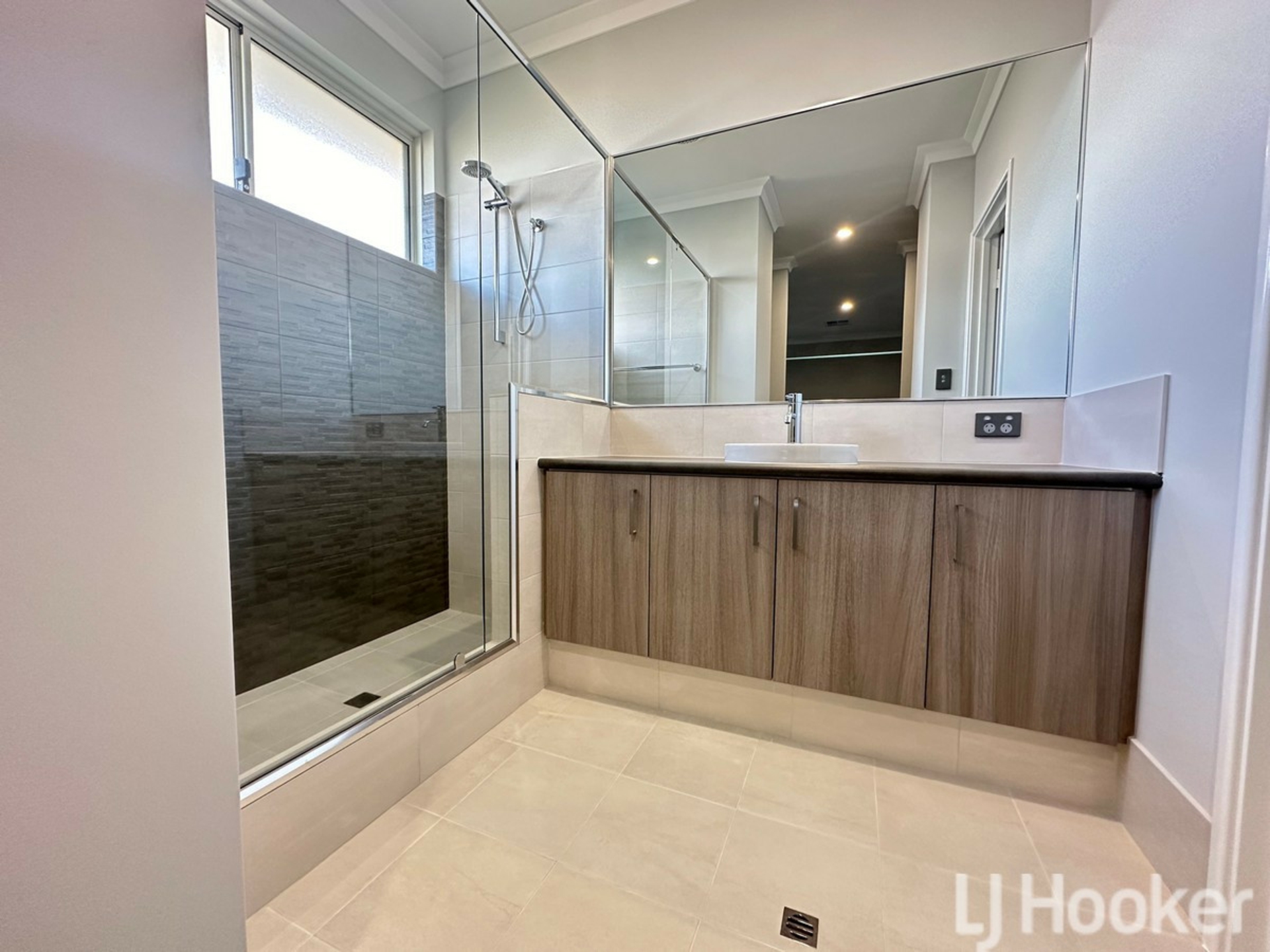 15 Huntington Street, MADORA BAY