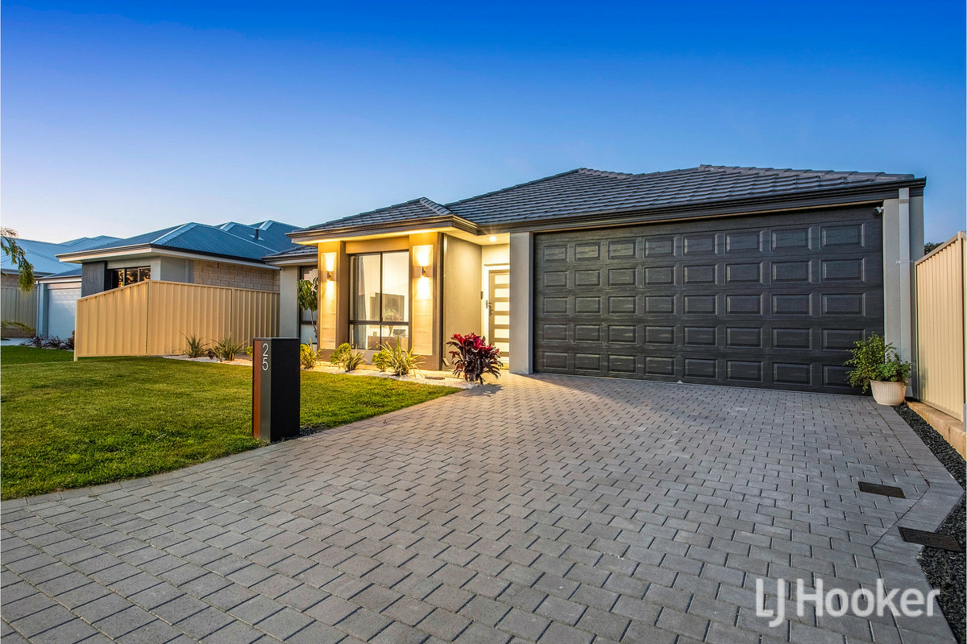 25 Abington Parade, MADORA BAY