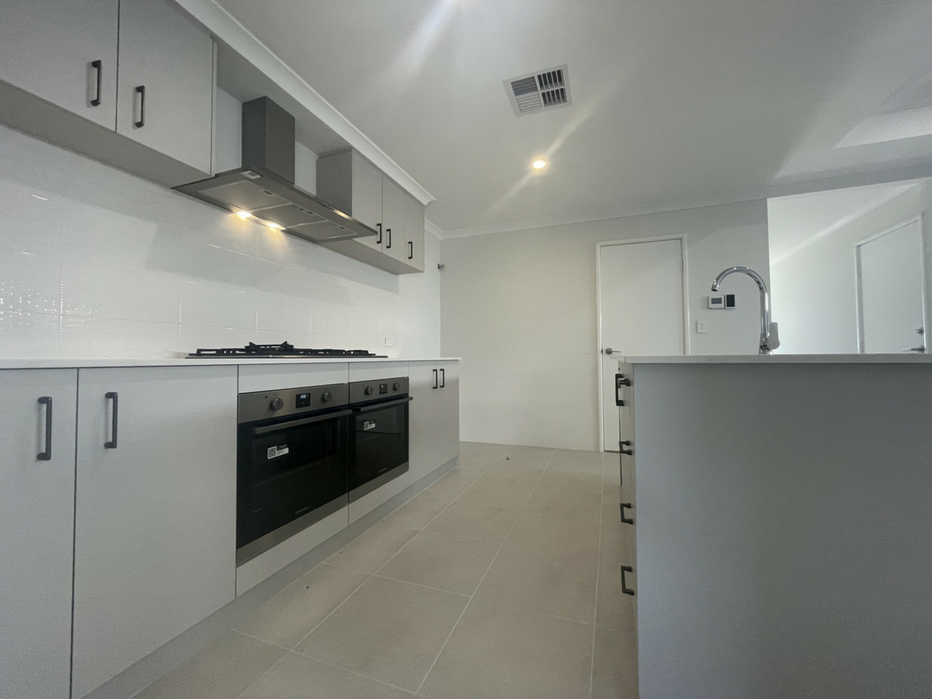16 Segundo Street, MADORA BAY