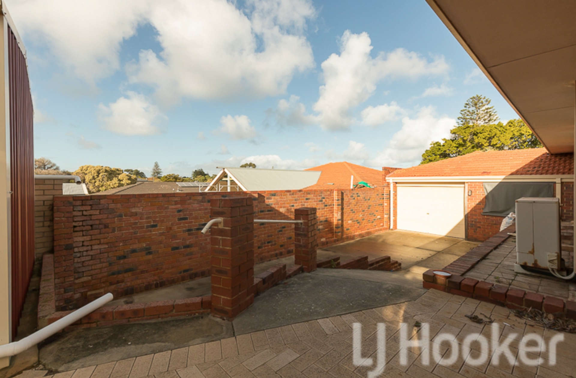 16a Gloucester Avenue, SHOALWATER