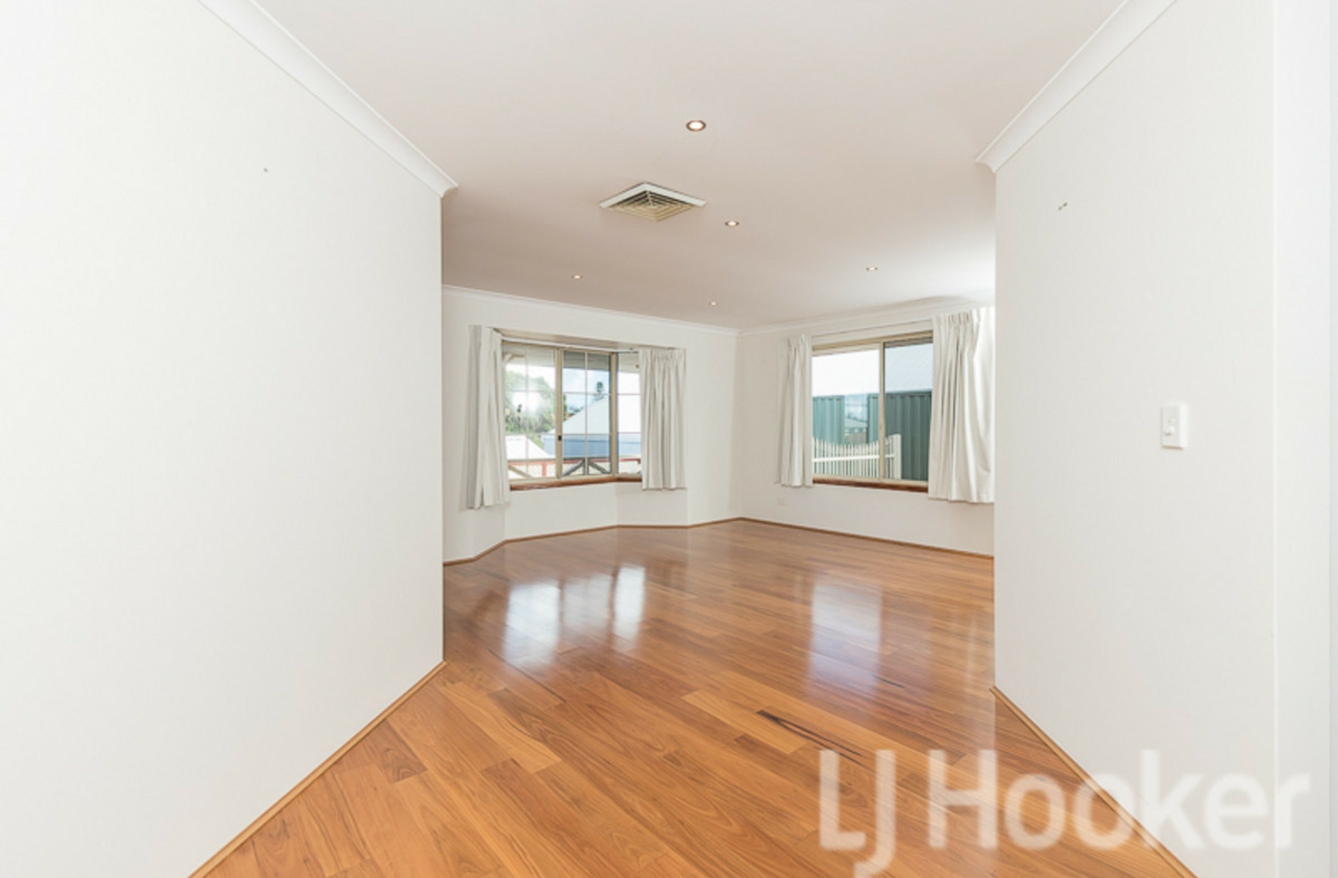 16a Gloucester Avenue, SHOALWATER