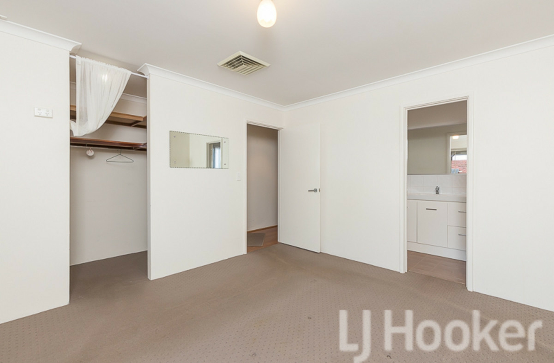 16a Gloucester Avenue, SHOALWATER