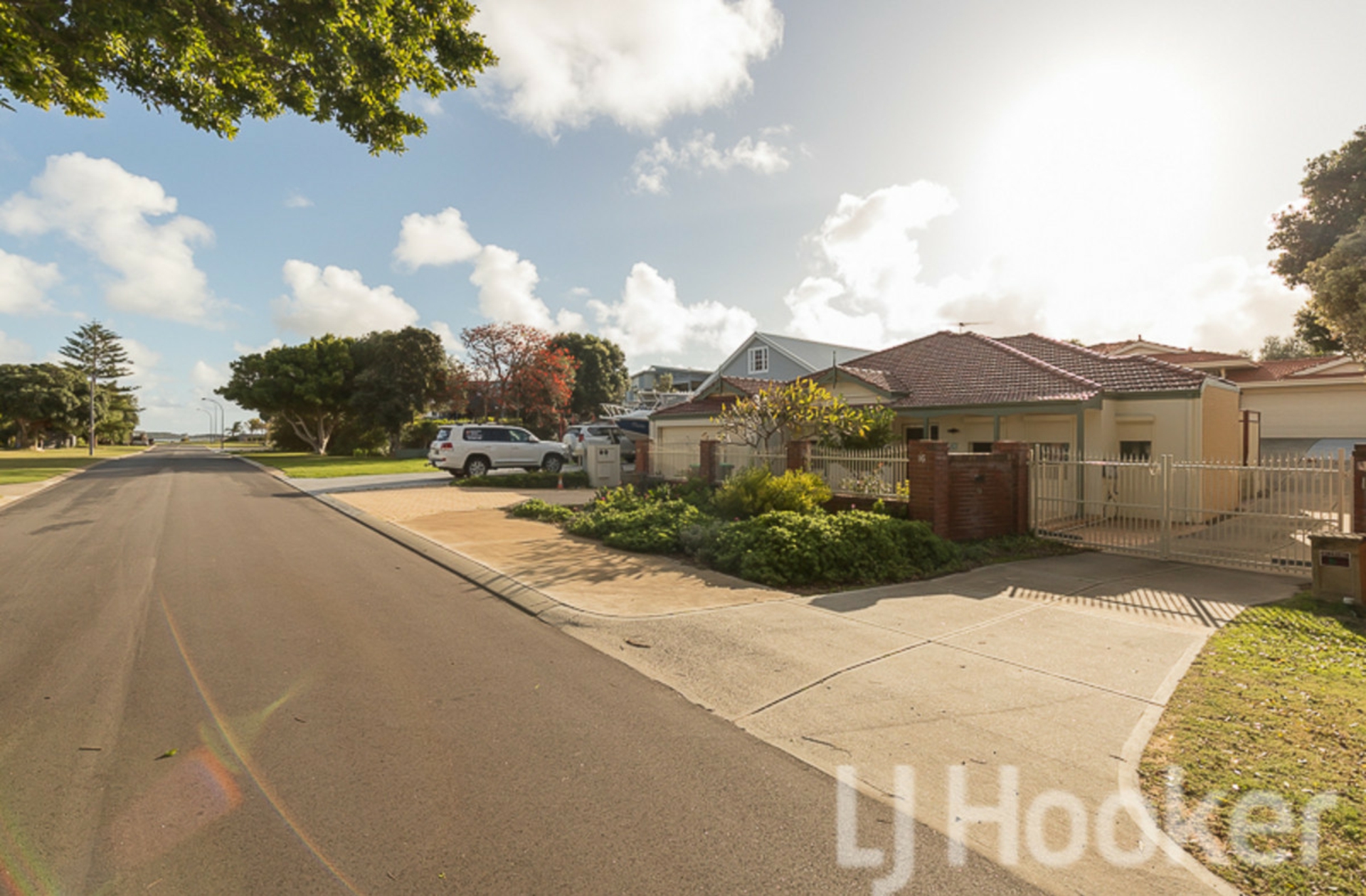 16a Gloucester Avenue, SHOALWATER