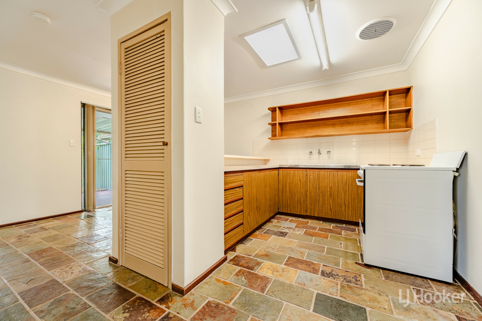 1/7-9 Day Road, MANDURAH