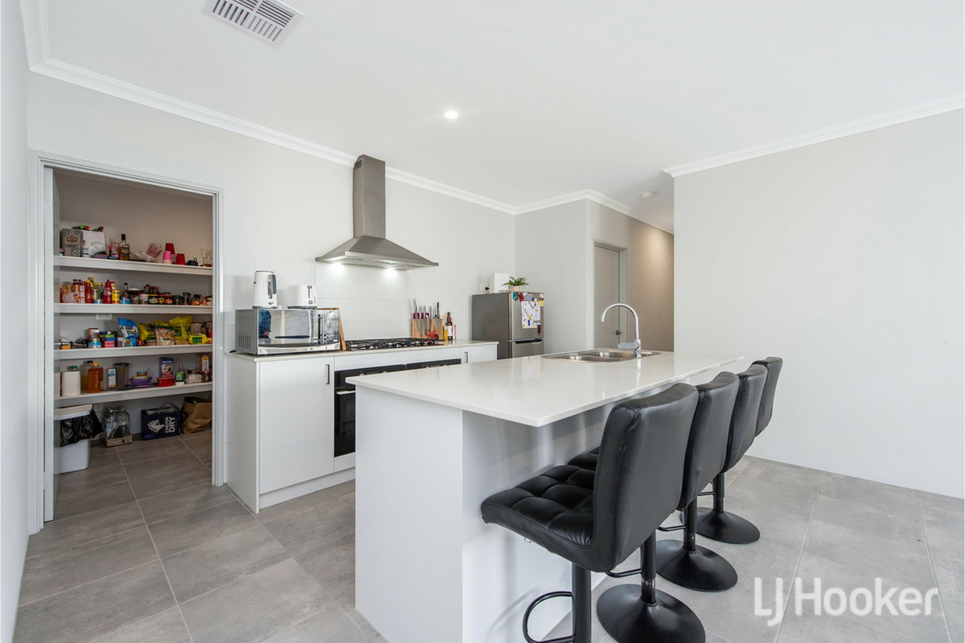 39 Sarasota Loop, MADORA BAY