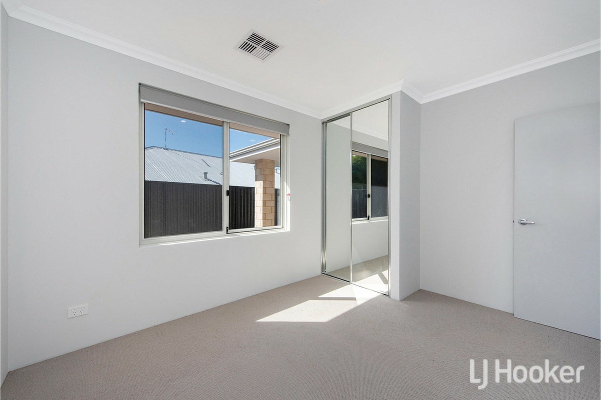 39 Sarasota Loop, MADORA BAY