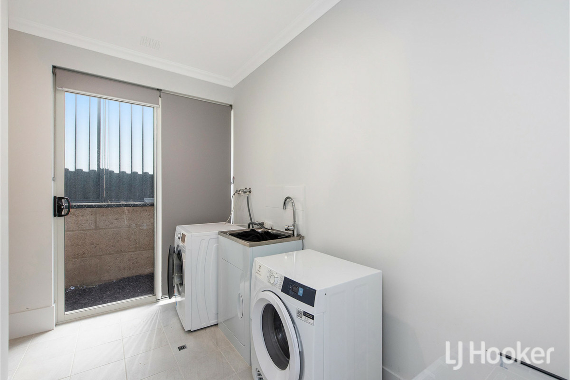 39 Sarasota Loop, MADORA BAY