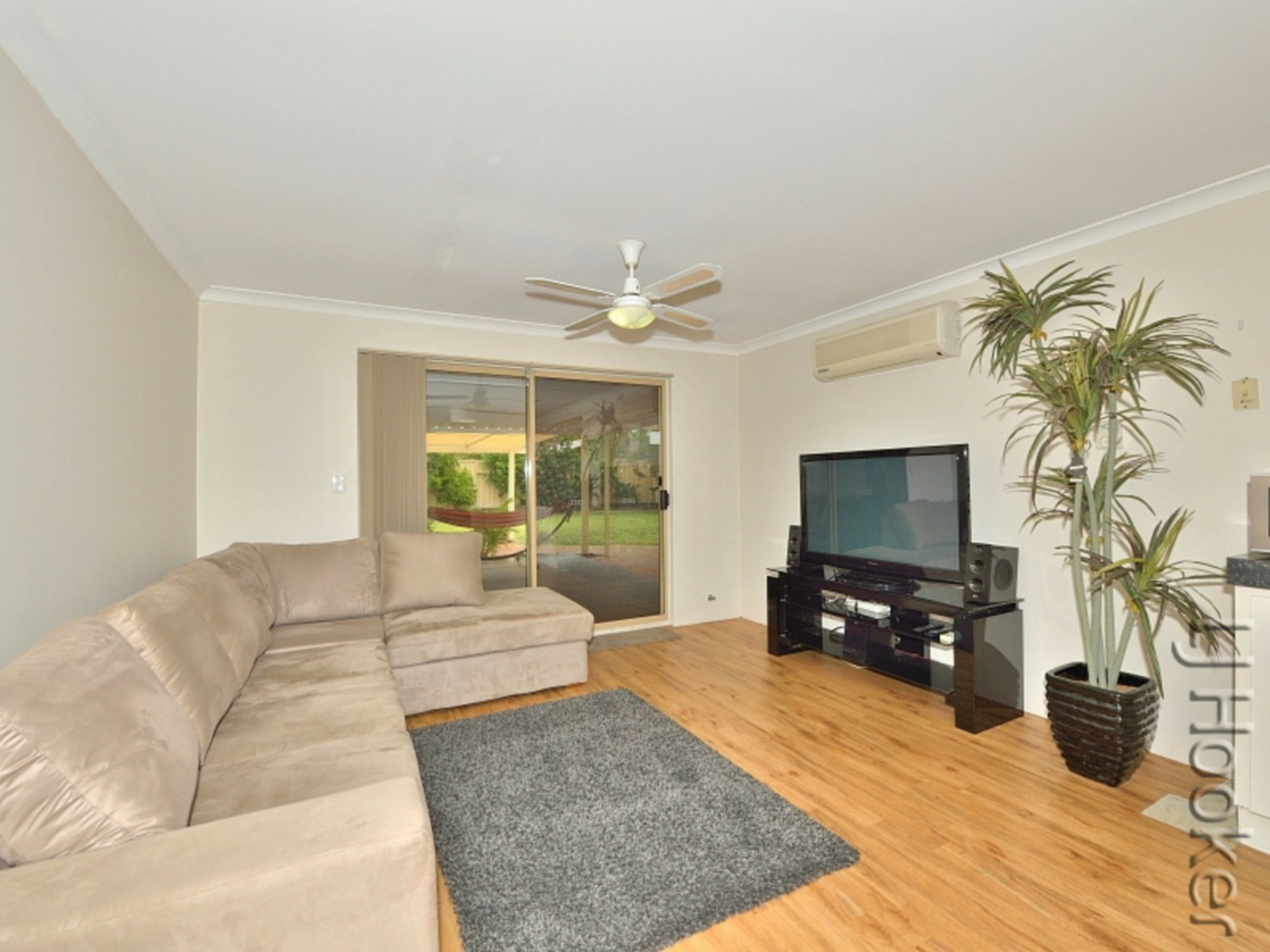 10 Esprit Parkway, GREENFIELDS
