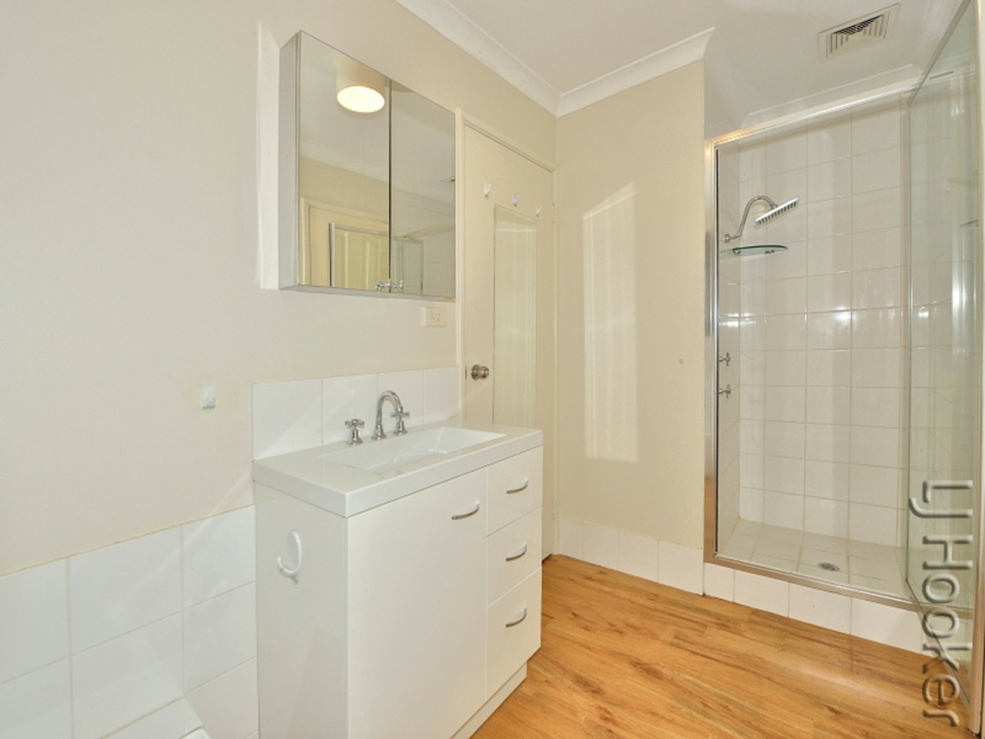 10 Esprit Parkway, GREENFIELDS