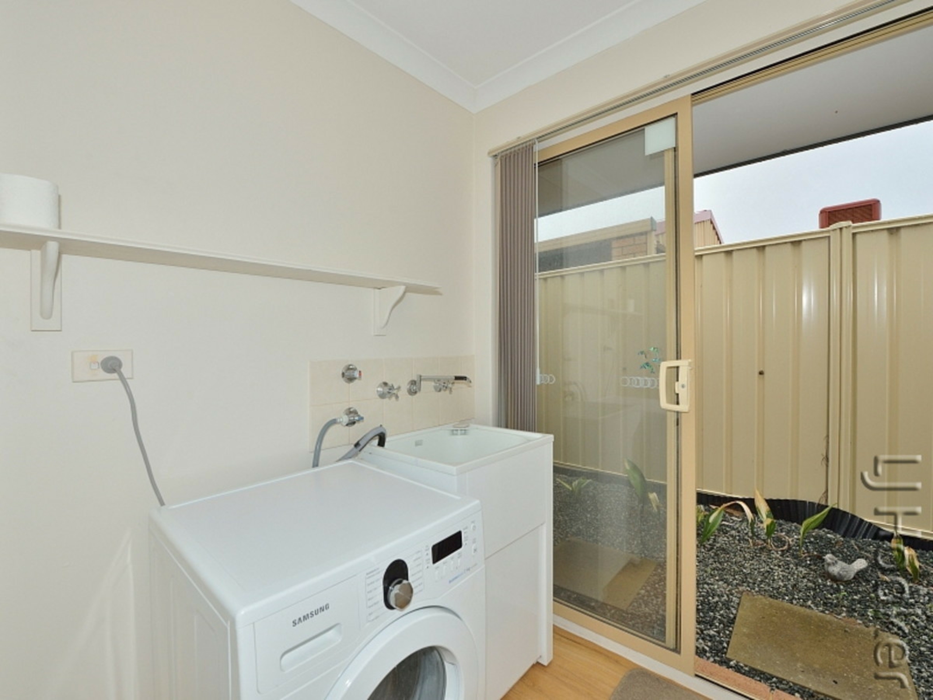 10 Esprit Parkway, GREENFIELDS