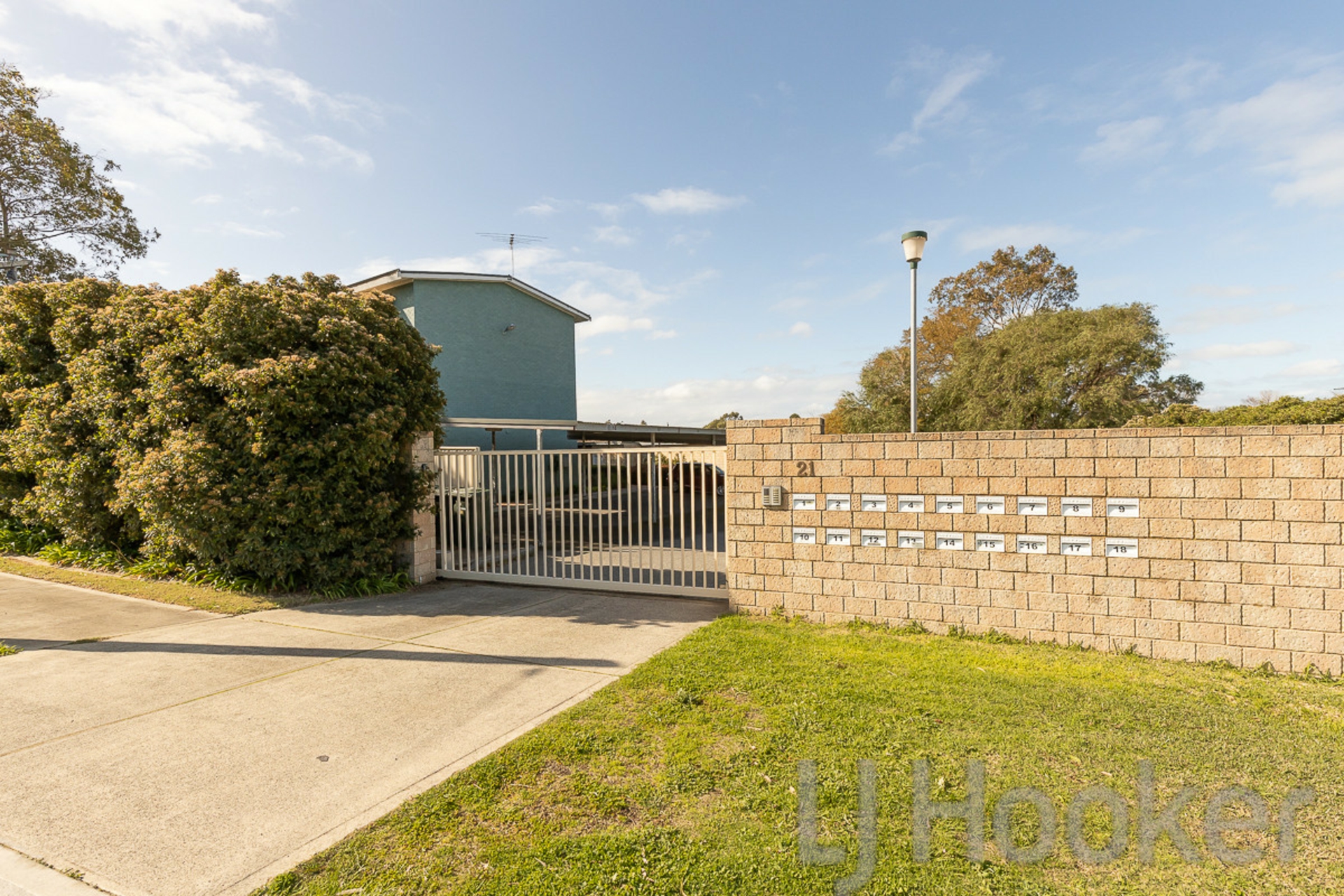 14/21 Fennager Way Calista WA