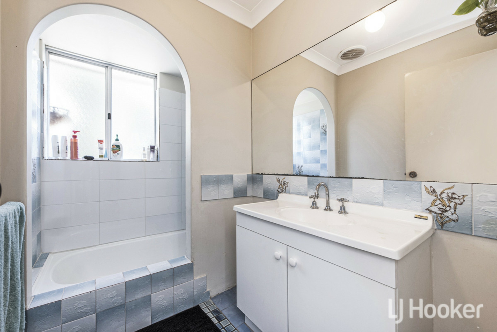 22 Cornwallis Road — photo 8 of 20