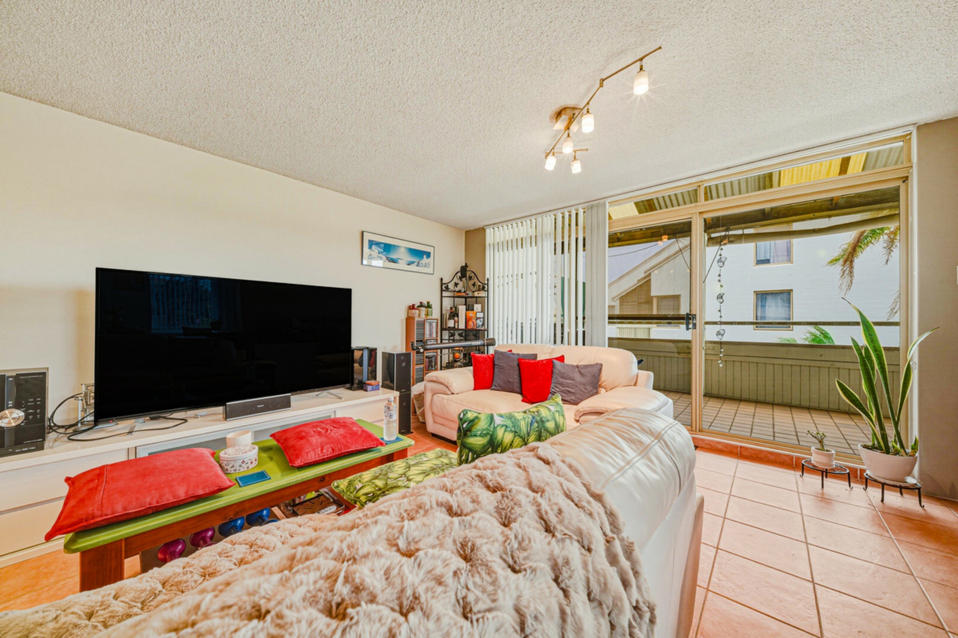 28/132-140 Mandurah Terrace — photo 3 of 22