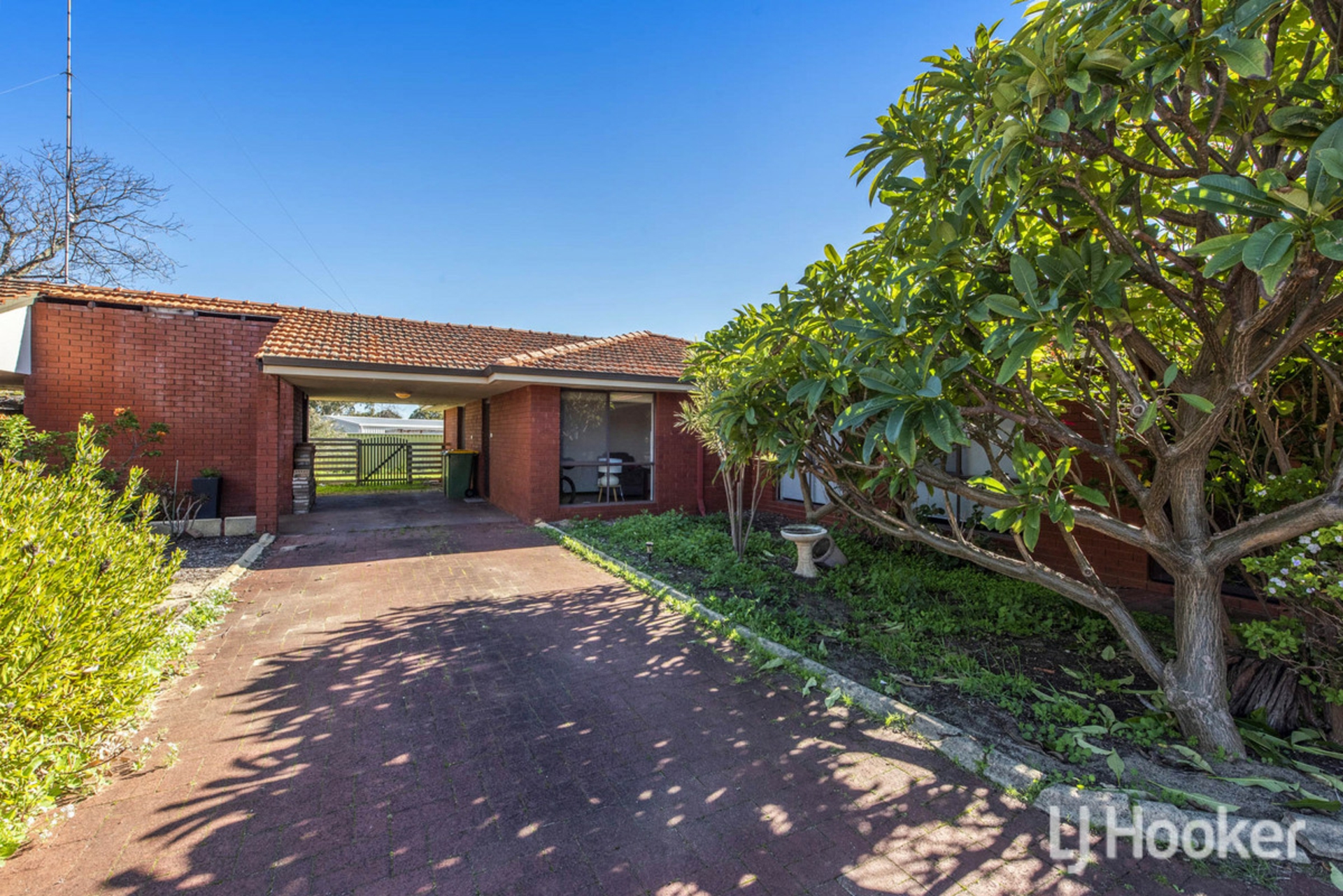 3/11 Brooks Avenue — photo from LJ Hooker Mandurah