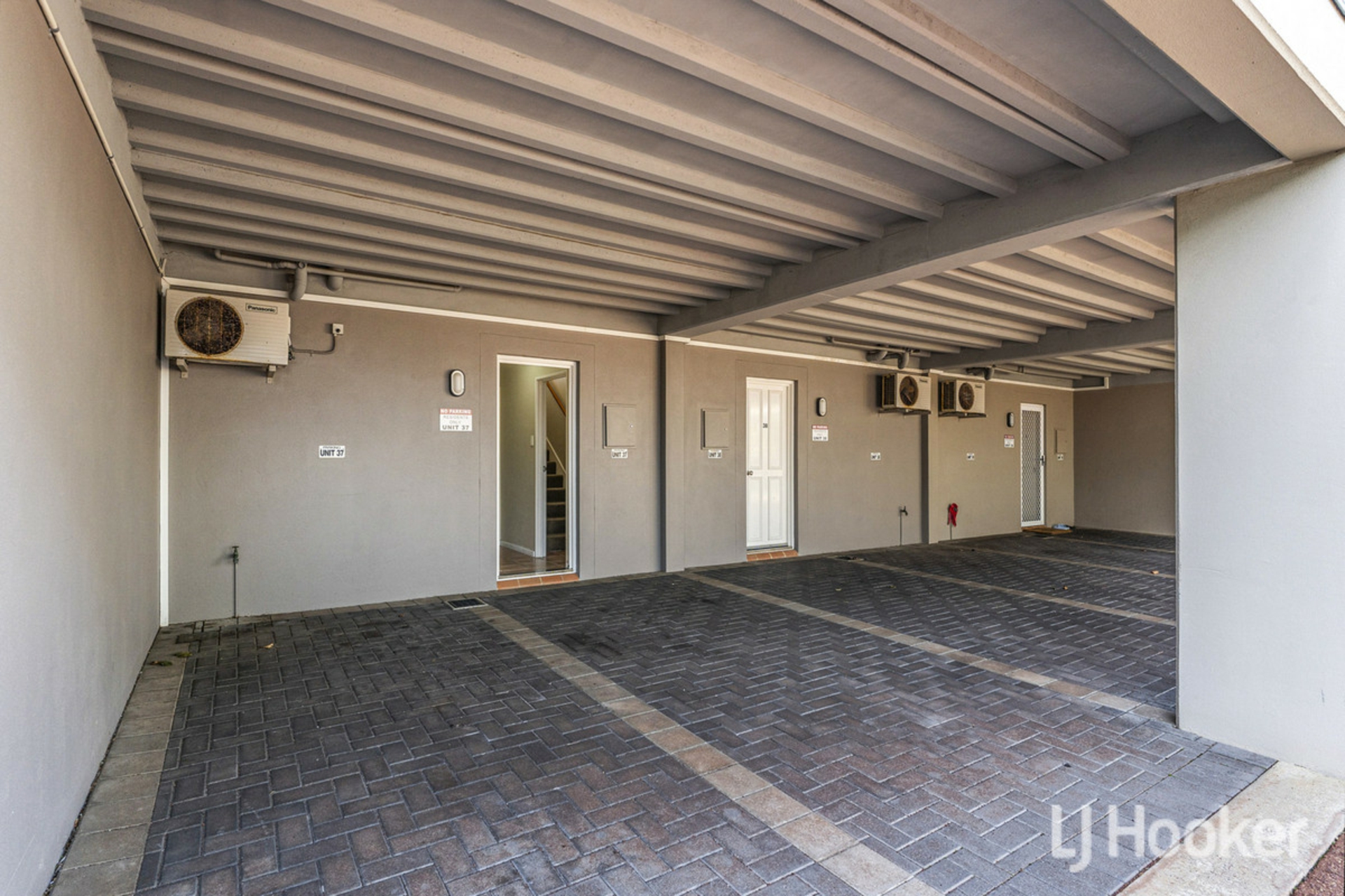 37/20 Apollo Place — photo 9 of 28
