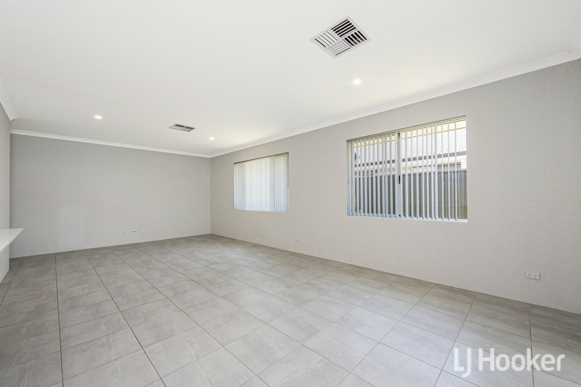 8 Mast Close — photo 11 of 30
