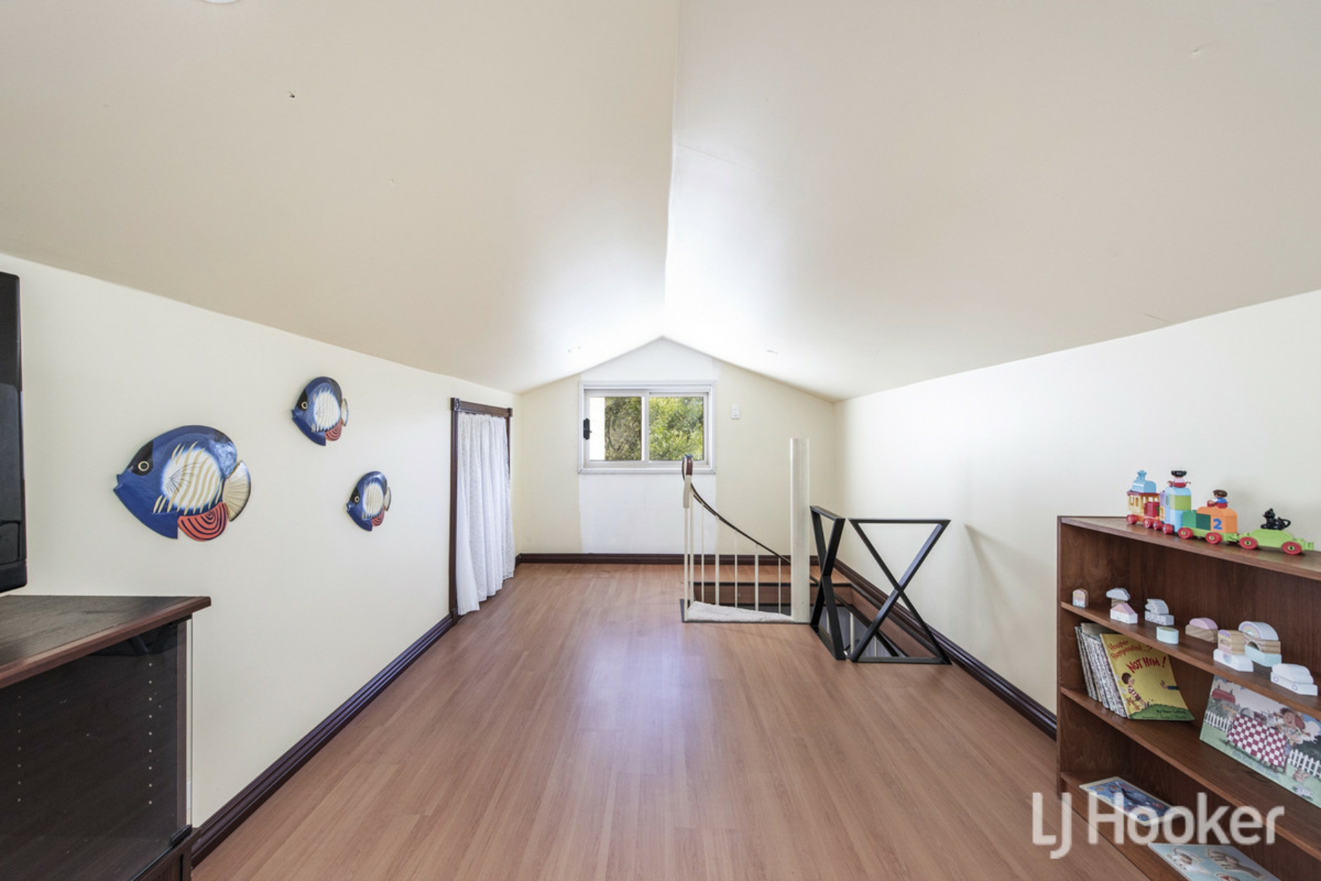 10 Cobblers Street — photo 14 of 20