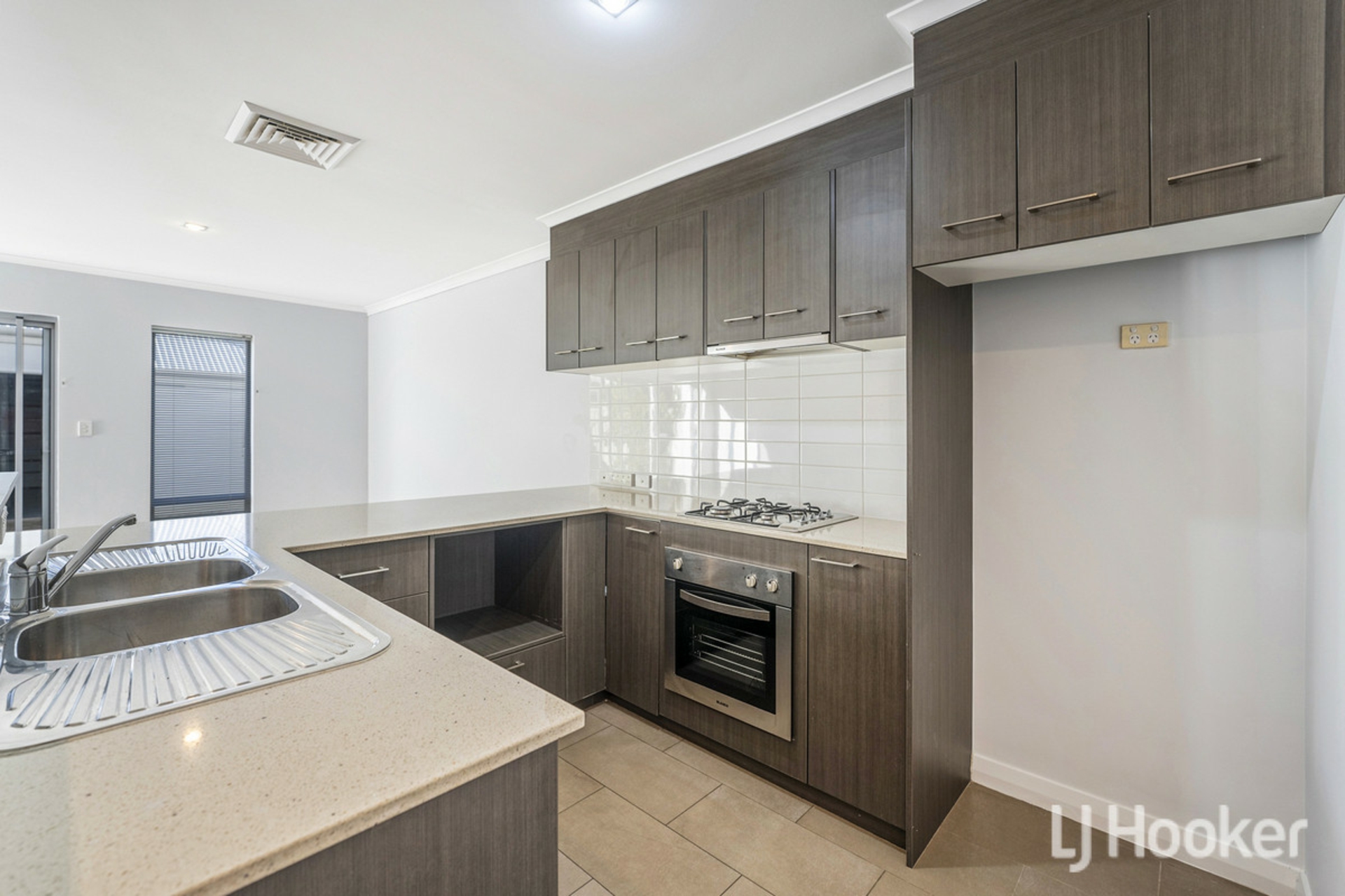 23/5 Bower Drive — photo 18 of 30