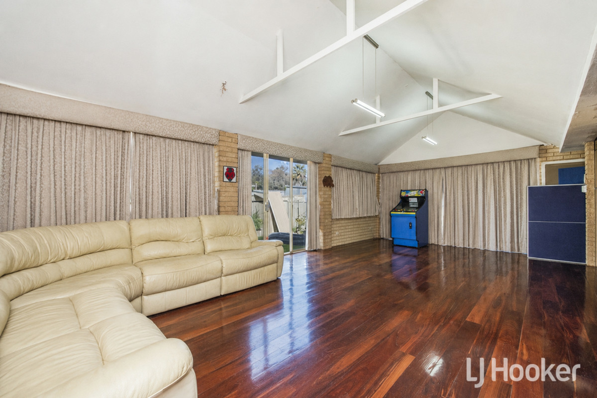 4 Correas Street — photo 11 of 23