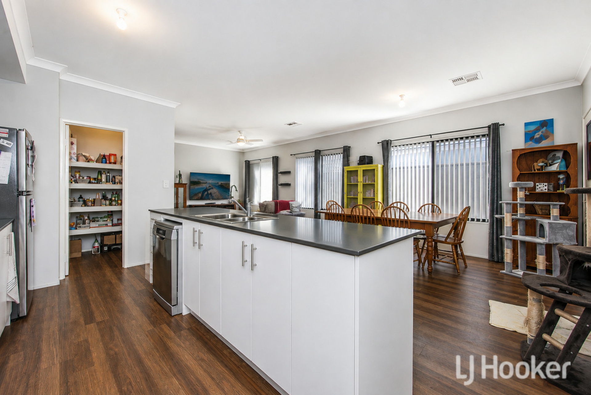 11 Sparrowhawk Way — photo 6 of 18