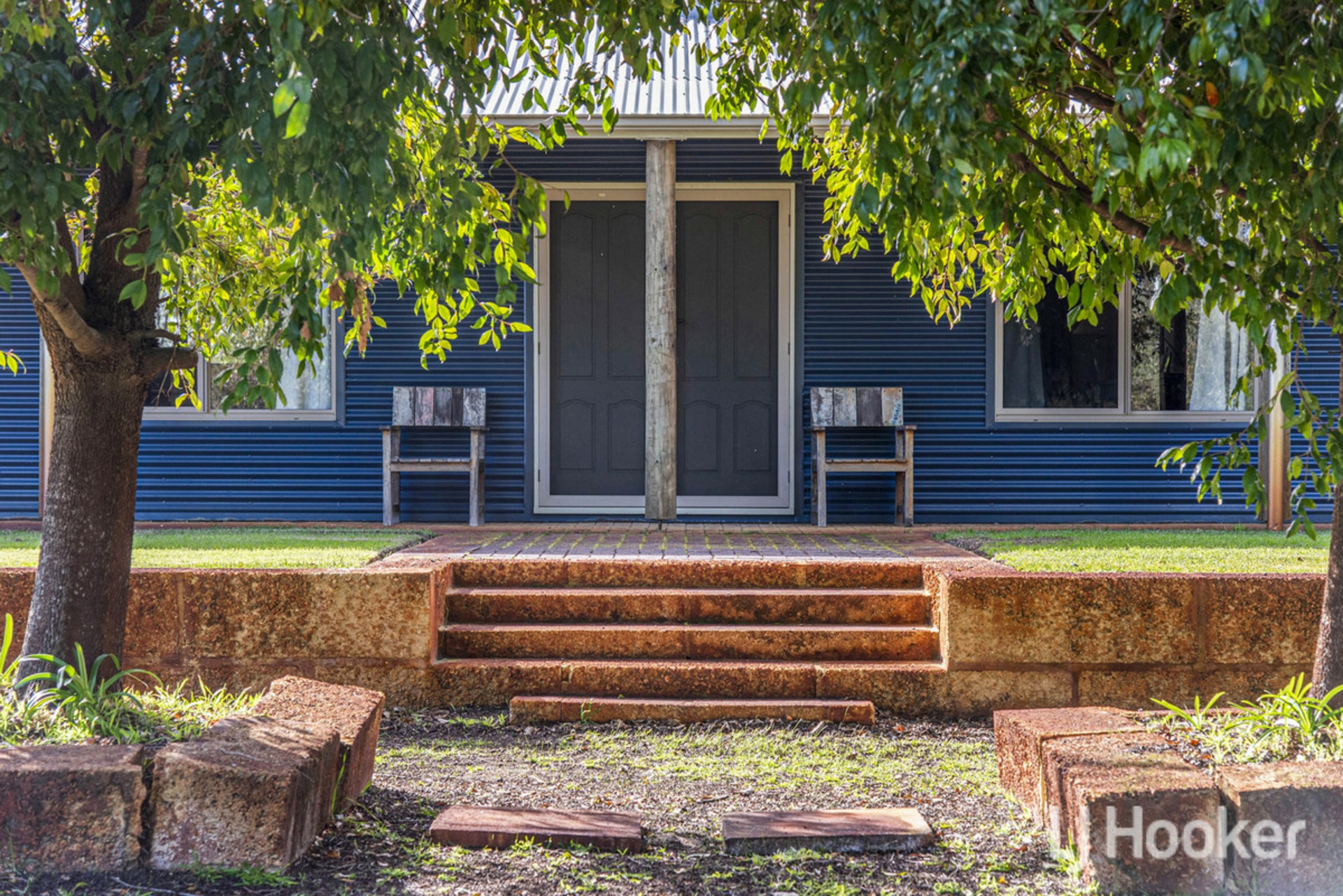 111 Kangaroo Loop — photo from LJ Hooker Mandurah