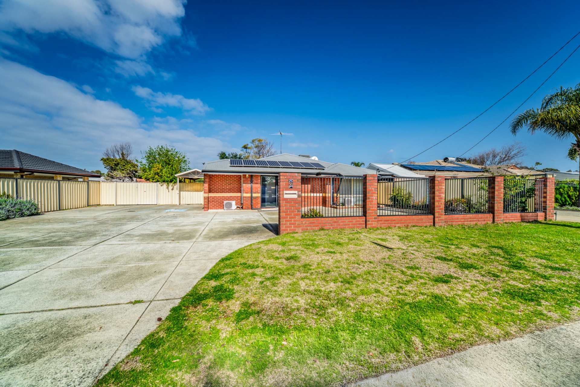 27 Murdoch Drive — photo from LJ Hooker Mandurah