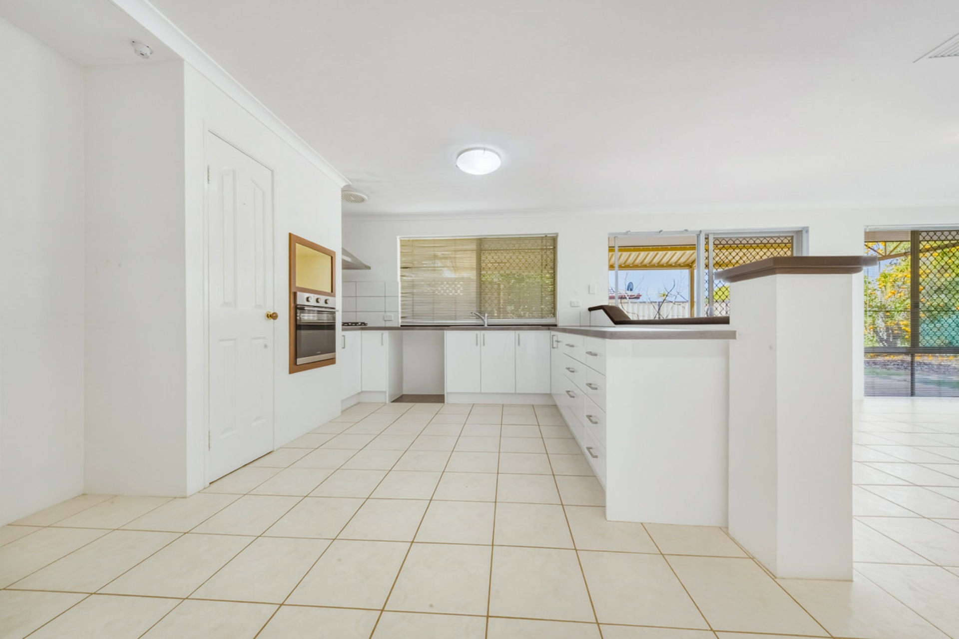 27 Murdoch Drive — photo 5 of 28
