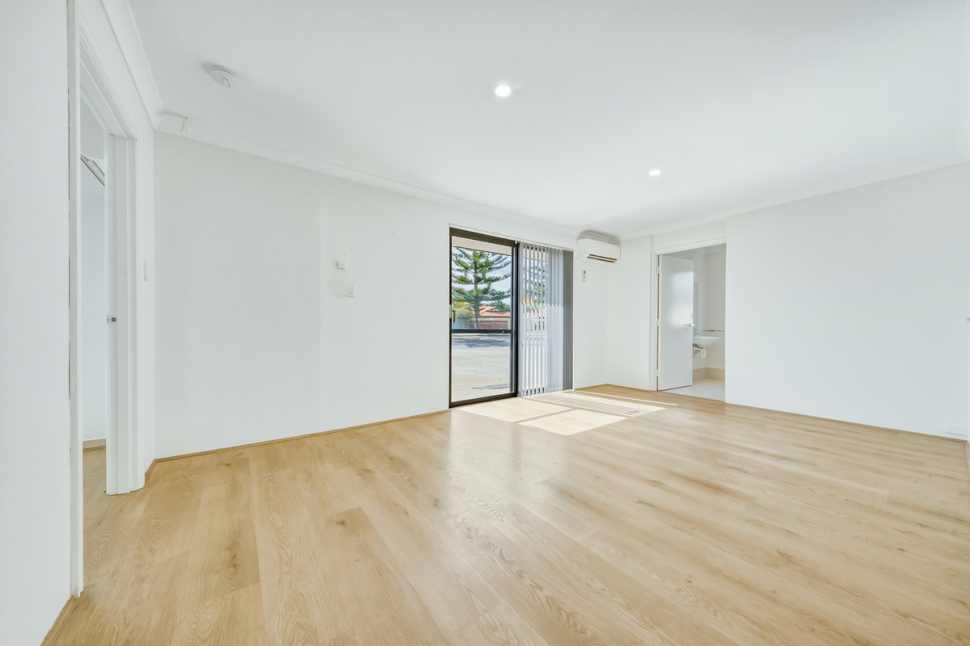 27 Murdoch Drive — photo 8 of 28