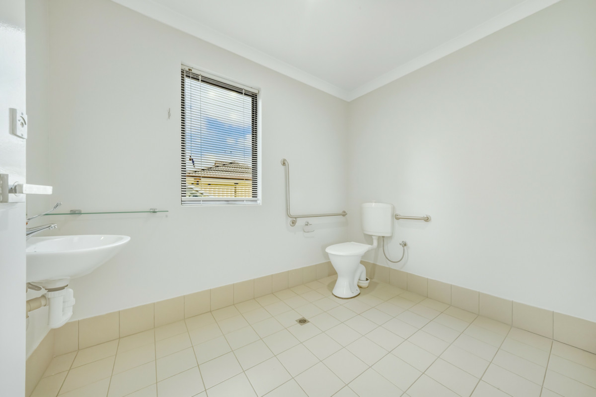 27 Murdoch Drive — photo 10 of 28
