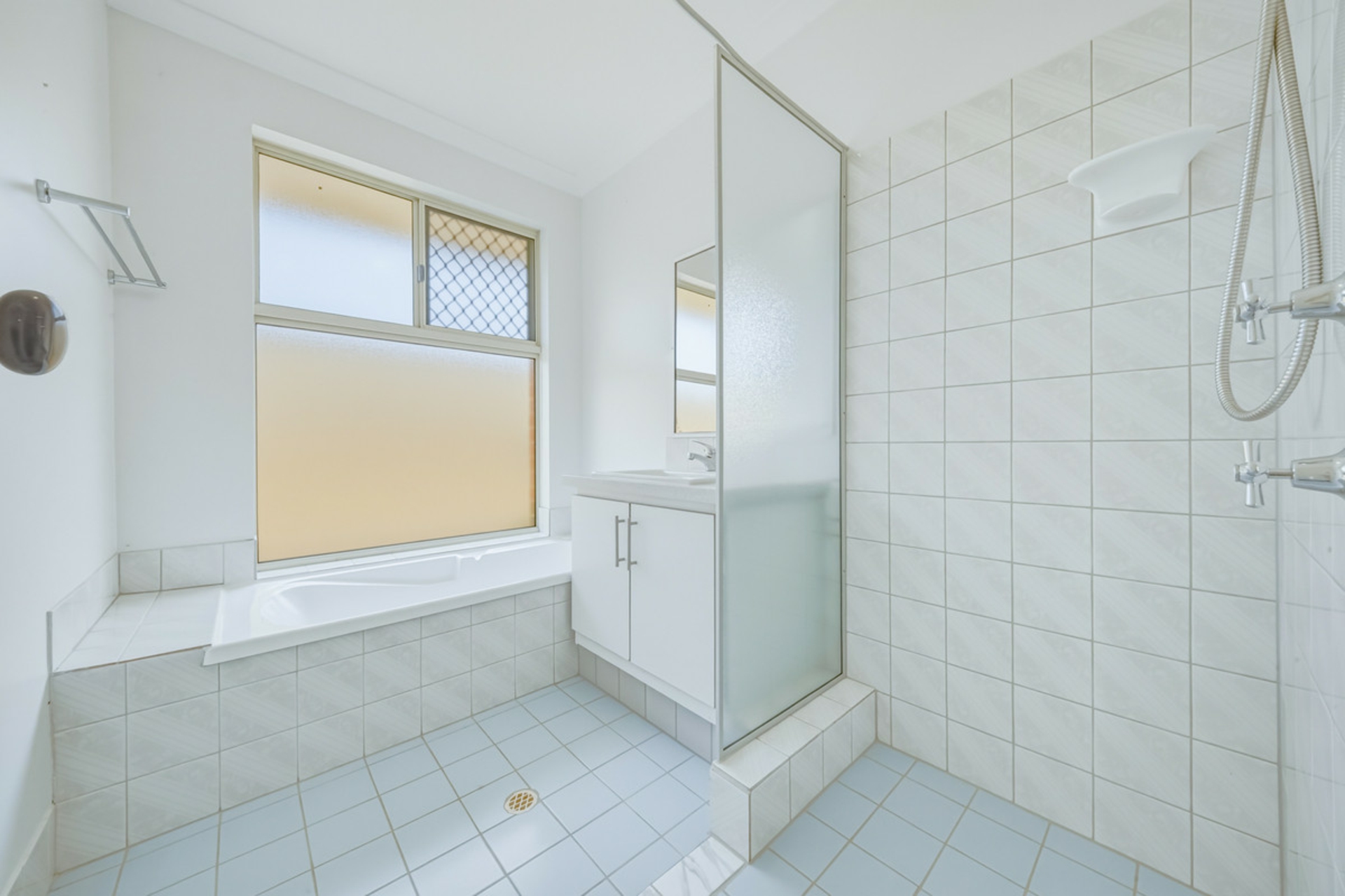 27 Murdoch Drive — photo 16 of 28