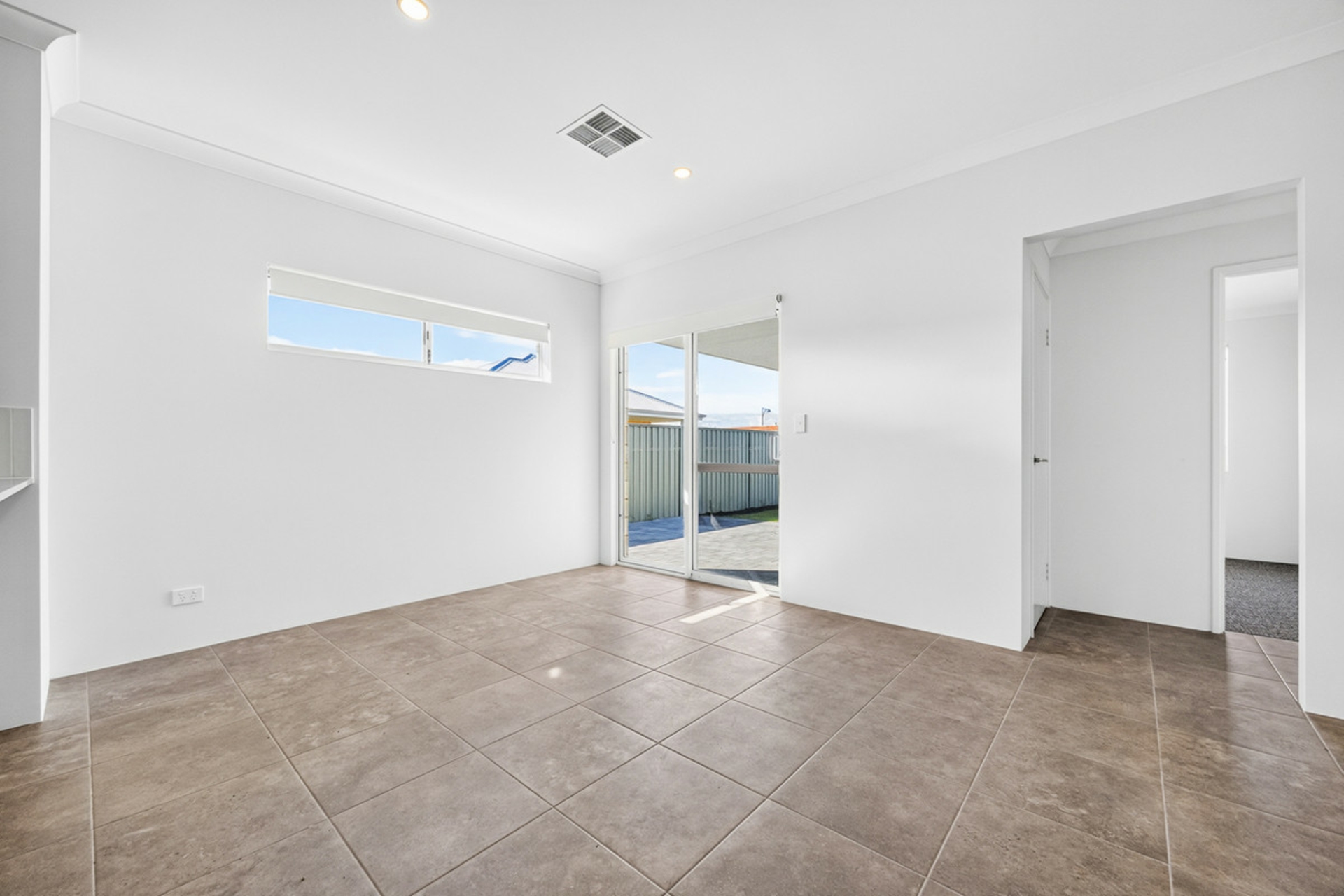 3 Tyrian Street — photo 4 of 19