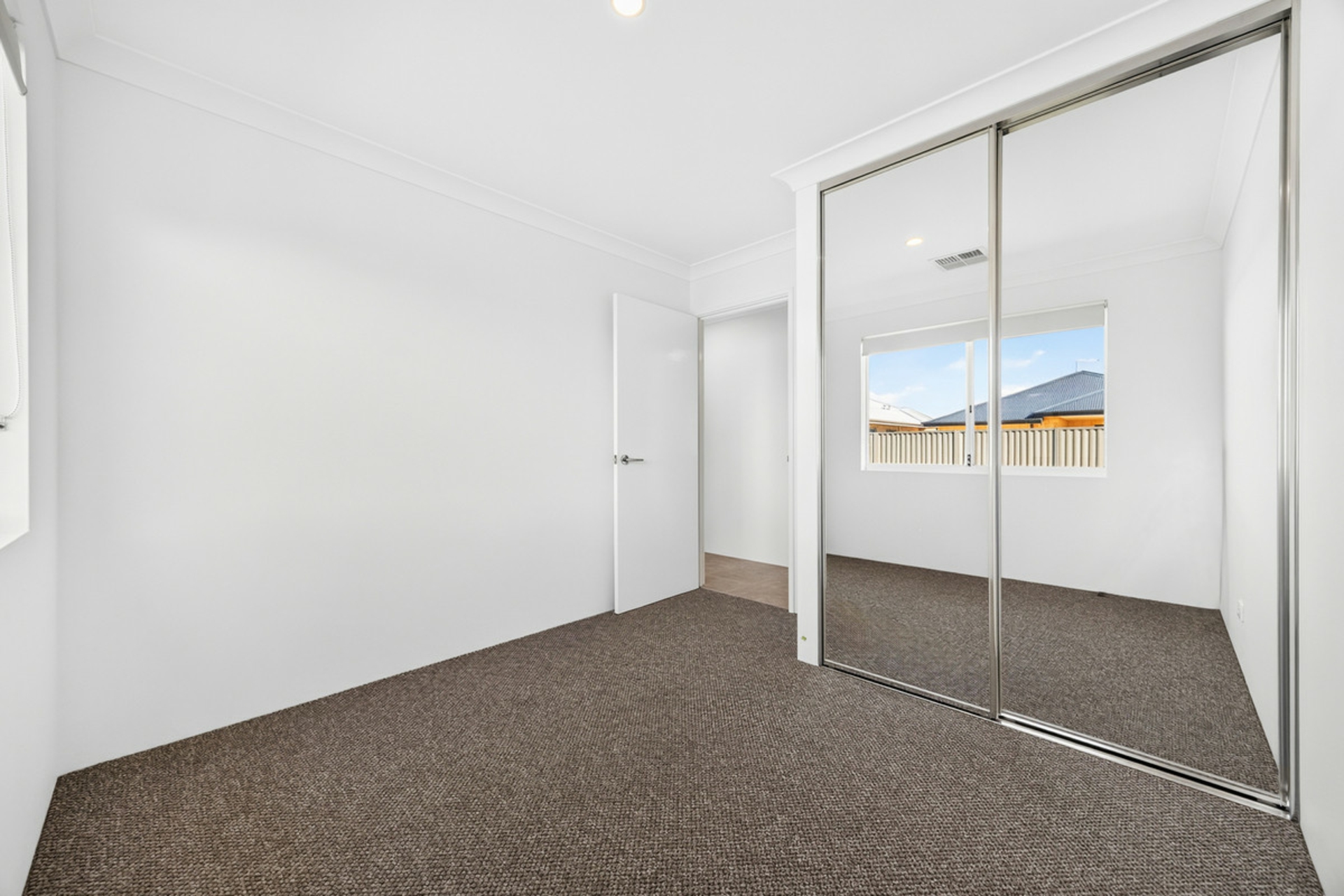 3 Tyrian Street — photo 13 of 19
