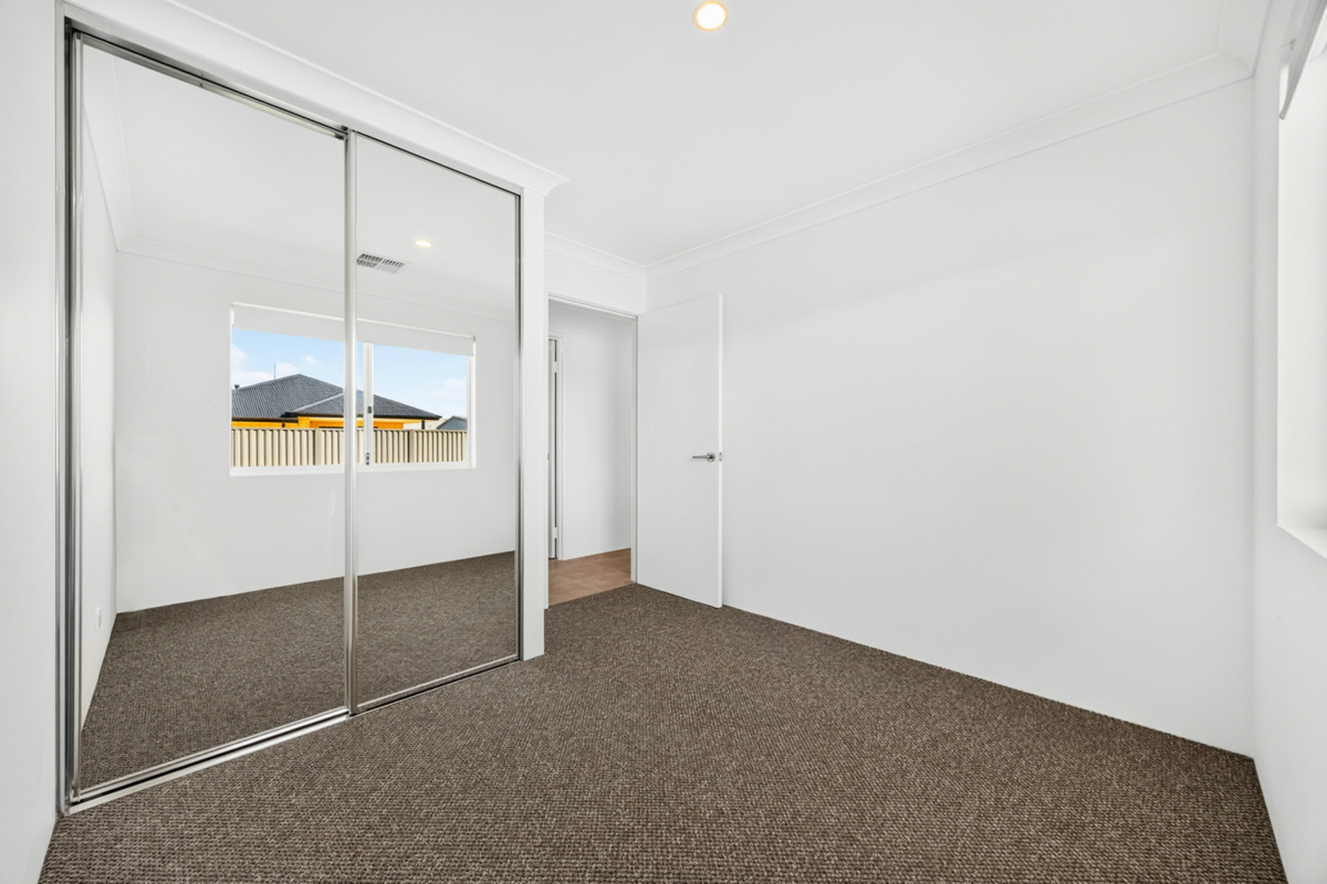 3 Tyrian Street — photo 14 of 19