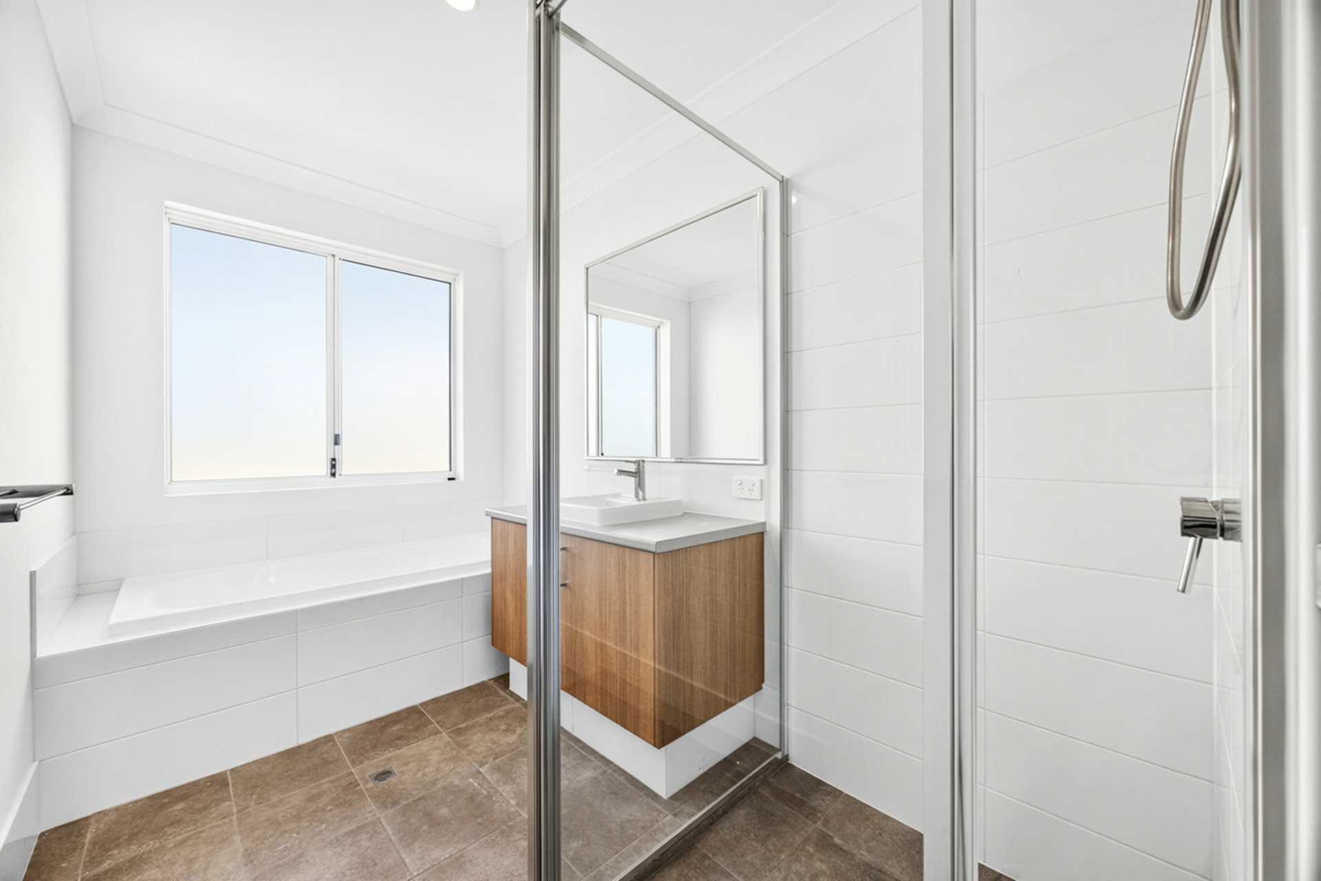 3 Tyrian Street — photo 16 of 19