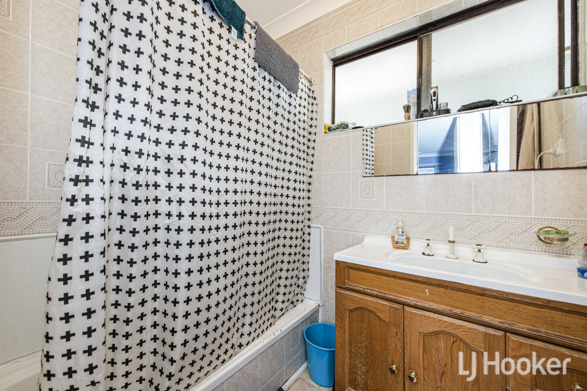6 Kingia Place — photo 11 of 18