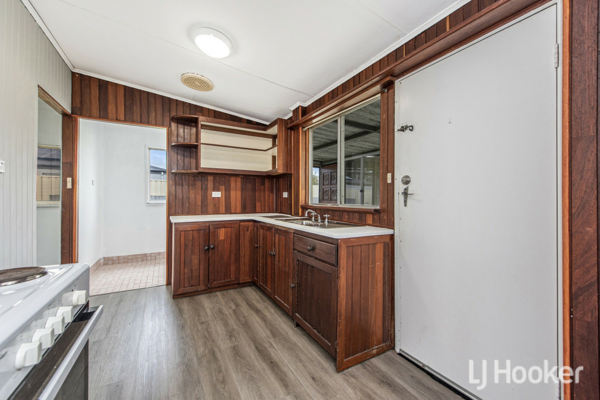 9 Brooking Road — photo 5 of 15
