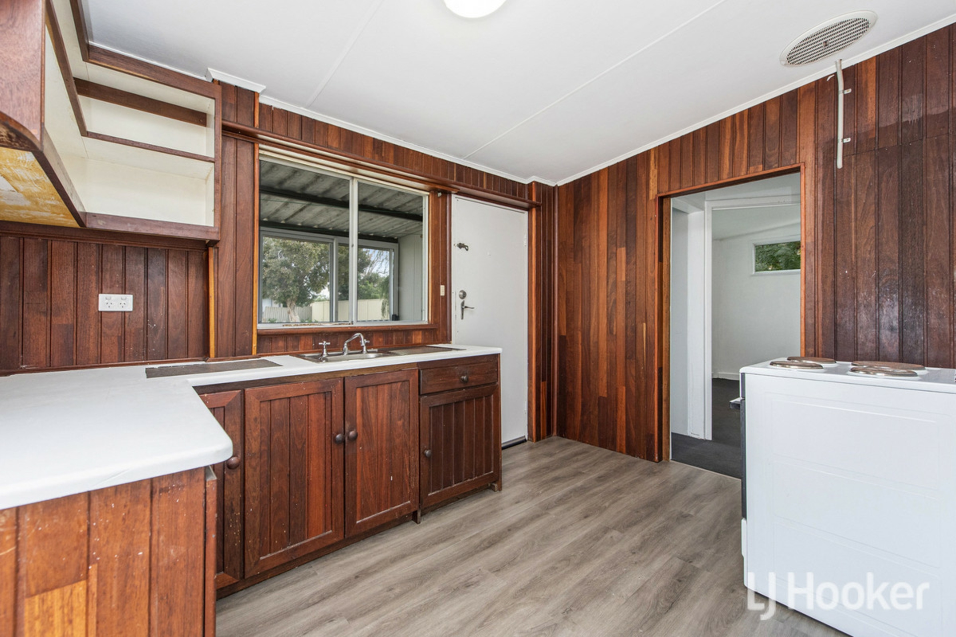 9 Brooking Road — photo 6 of 15