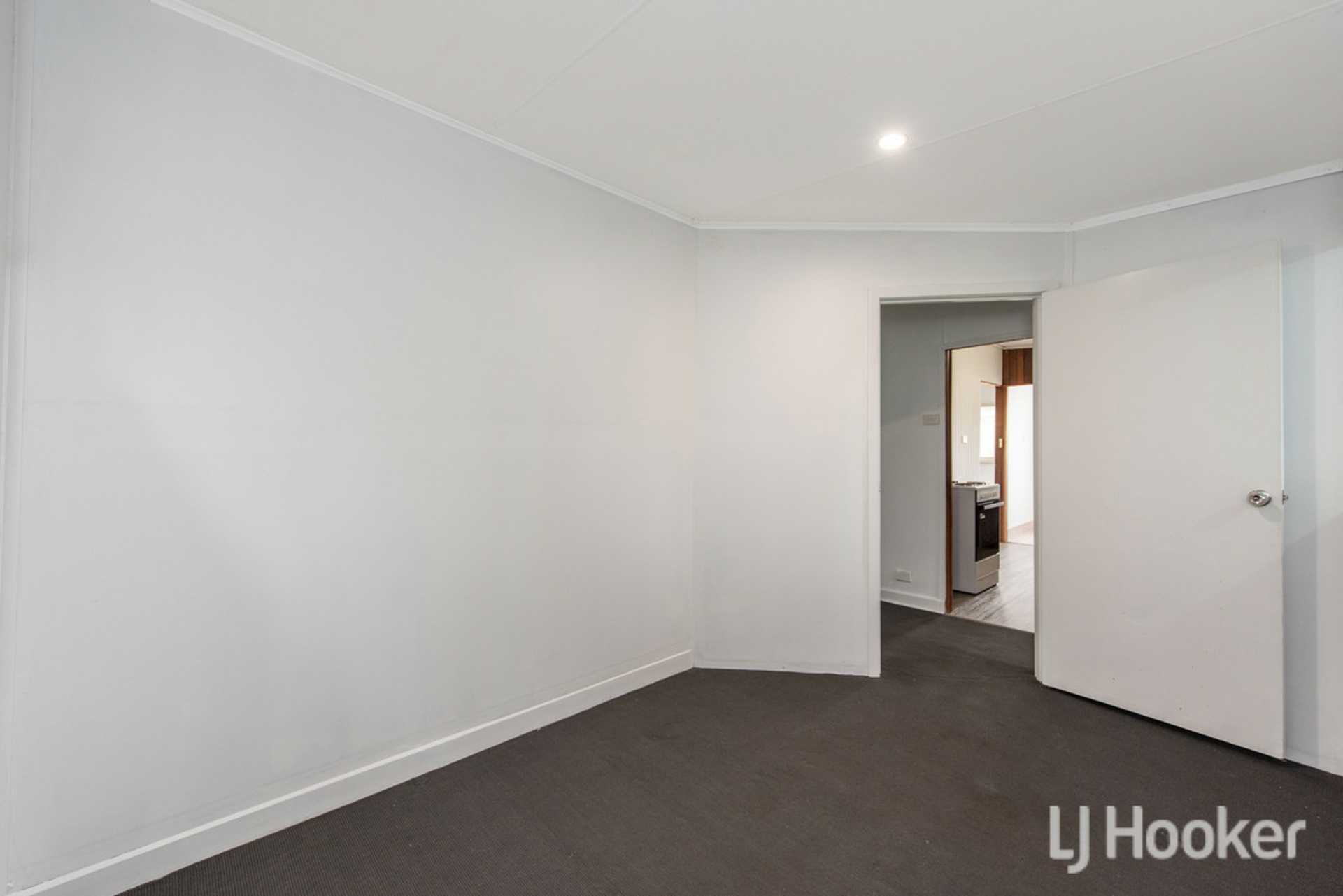 9 Brooking Road — photo 8 of 15