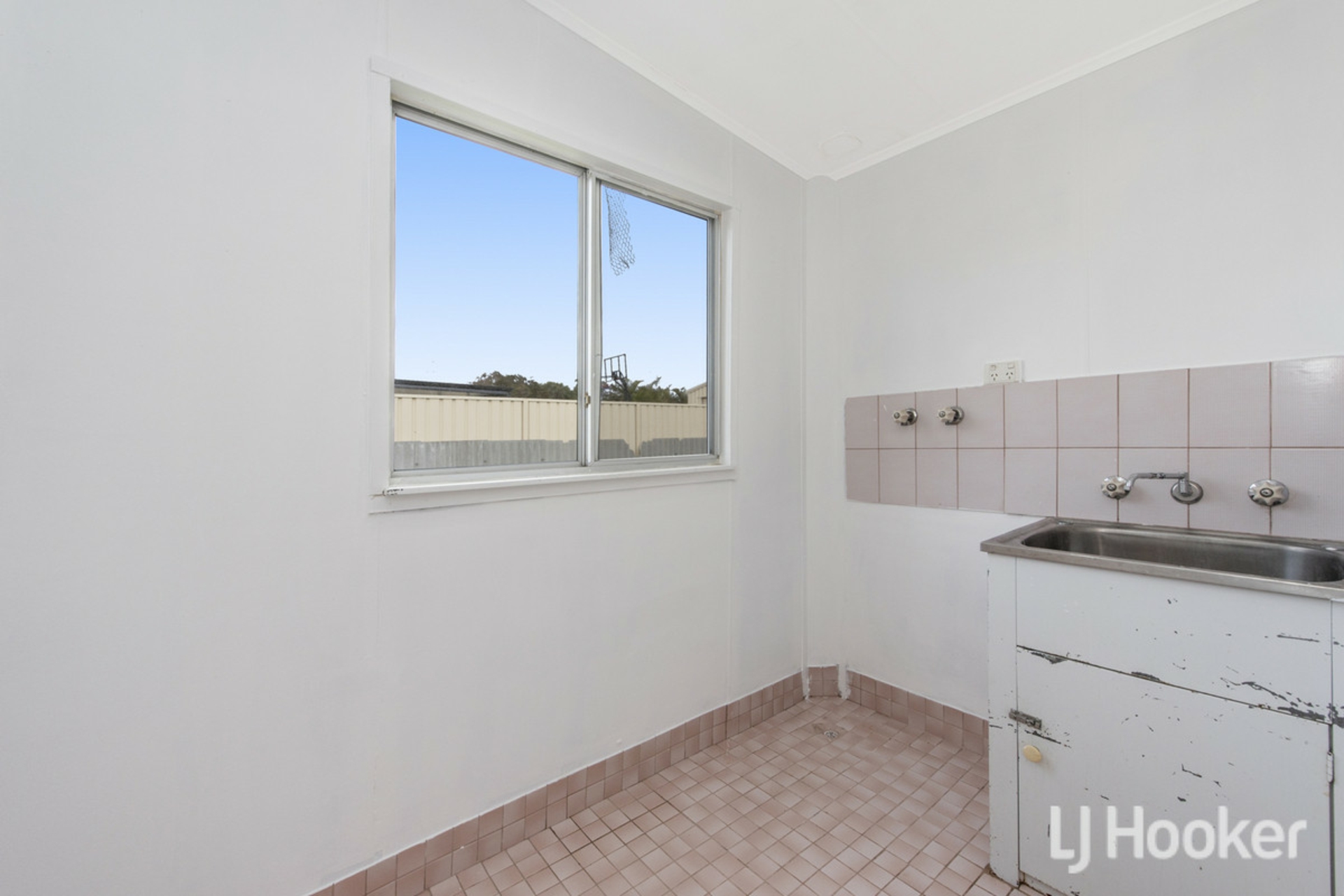 9 Brooking Road — photo 11 of 15