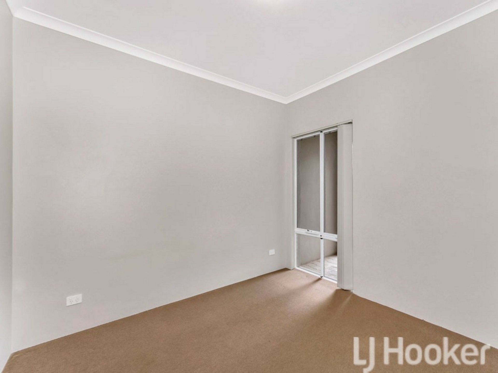 22 Altham Grove — photo 5 of 23