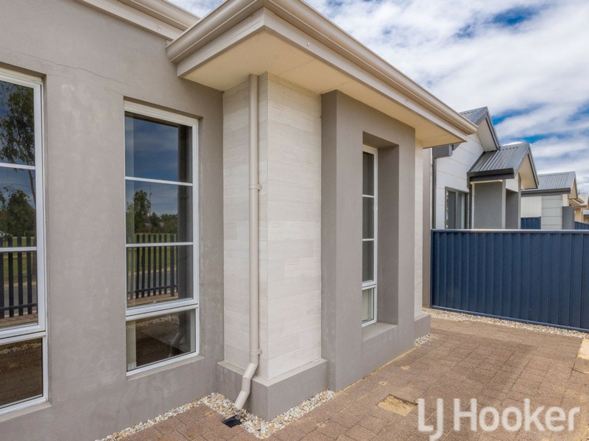 22 Altham Grove — photo 17 of 23